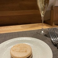 和牛コンビーフとスパークリングワイン