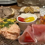 駅前ワイン食堂　BIBI