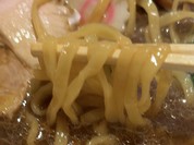 もちもち食感の平打ち麺！