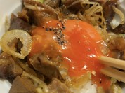 濃い卵黄とチャーシューが合います！
