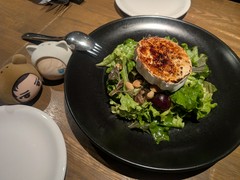 人生で一番美味しかったアメリカンチェリーとスペインチーズのサラダ