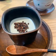 そば豆乳プリン底に黒蜜