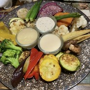 3種のソース　バーニャカウダー