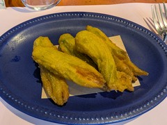 TRATTORIA　PICCOLO　ZIO