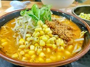 コーンとそぼろとモヤシの濃厚味噌ラーメン。