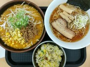 トレーでセルフサービス。