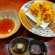 名物の桜海老と帆立のかき揚げ
