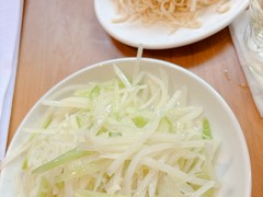 ジャガイモとセロリの炒め，押し豆腐の冷菜