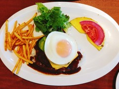 ハワイアンなレストランのロコモコ