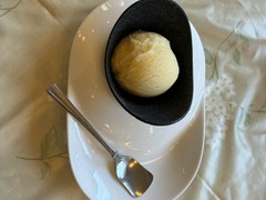 レストラン　フュメドゥコスモ