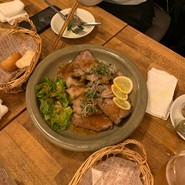 赤豚の厚切りローストポーク