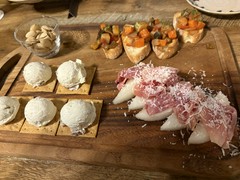 炭火焼き鳥BOND（ボンド）