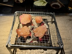 肉炉端ホルモン焼　百萬力