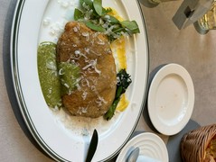 ポークのカツレツ　ジェノベーゼソース　美味しかったです！