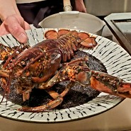 活きオマール海老