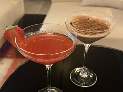 YOLO cafe & bar 渋谷宮益坂店