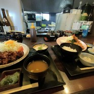 とんかつ とまと赤茄子家