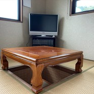 和室(完全個室)は掘りごたつ式。４名様まで