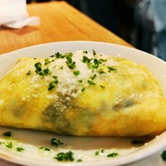 たっぷりほうれん草とチーズのあつあつクレープ包み焼き