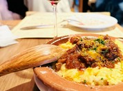 牛すじの自家製デミグラスソースがけふわふわオムレツ