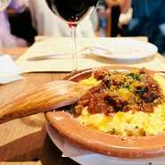牛すじの自家製デミグラスソースがけふわふわオムレツ