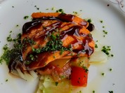 サーモンのソティー　バルサミコソース