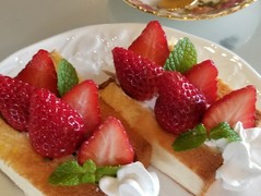 いちごシフォンサンド