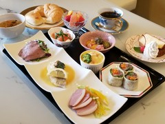 春の宝石箱ランチ