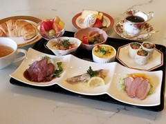 春の宝石箱ランチ