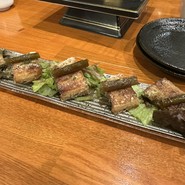 うなぎの唐揚げ、はわさびのせ