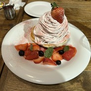 ストロベリーパンケーキ