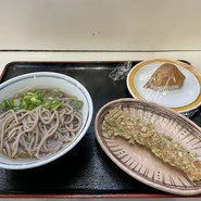 かけそば、ちくわ天、いなり