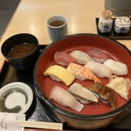 寿司割烹　しきの花