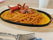 たこちゃんウインナーがかわいい、ナポリタンスパゲッティ。フードコートの洋食カフェ。