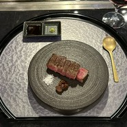 銀座 和牛鉄板焼 USHIGAMI