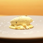 NIKUSPECIALITE　Carma