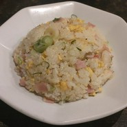 ニーヨン 小牧店