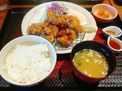 香味唐揚げ定食。柔らかい鶏の唐揚げが美味しかった。#和食