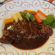 レストラン　フュメドゥコスモ