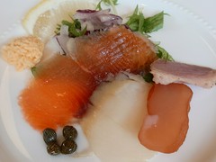 レストラン　フュメドゥコスモ