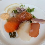 レストラン　フュメドゥコスモ