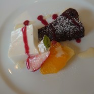 レストラン　フュメドゥコスモ