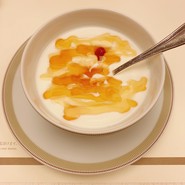 ヨーグルト はちみつ添え