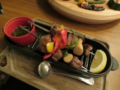 羊肉の串焼き　ローズマリーの香り