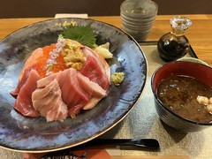 祇園　海鮮丼　和龍　KAZ-RYU