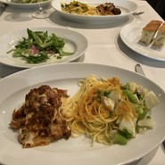 お客様多くランチも予約必須