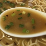 鶏パイタンが濃厚な醤油スープ！