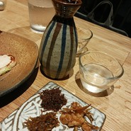 その日のおすすめ日本酒は女将に聞くと掘り出し物があるかも！