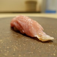 鮨うがつ