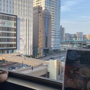 店内からの景色 はやぶさが見えます